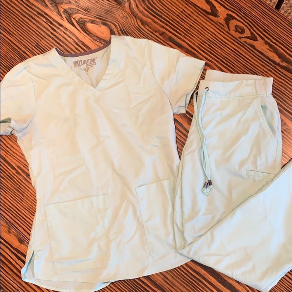 Grey’s Anatomy scrubs